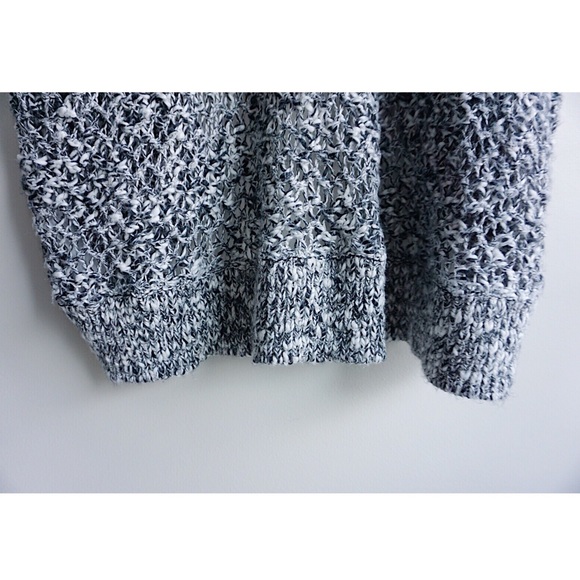 Abercrombie & Fitch Oversized Short Sleeve Sweater - Picture 6 of 8